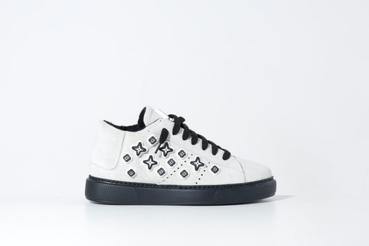 STARRY LOW SNOW DARK