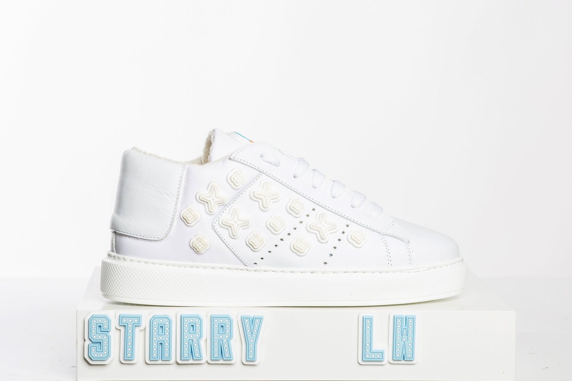 STARRY LOW WHITE - sneakerlunapark