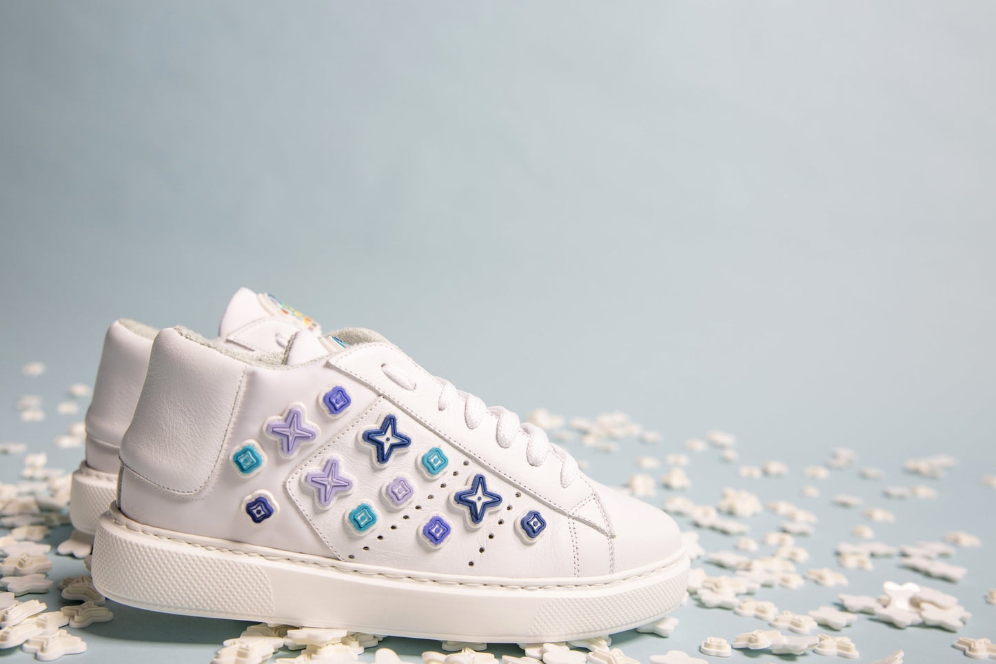 STARRY LOW WHITE MULTIBLUE - sneakerlunapark
